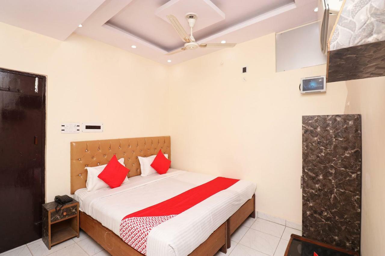 לקנאו Oyo 30288 Hotel Moon Palace מראה חיצוני תמונה