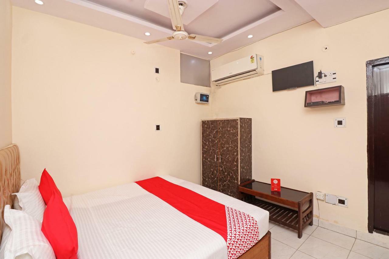 לקנאו Oyo 30288 Hotel Moon Palace מראה חיצוני תמונה