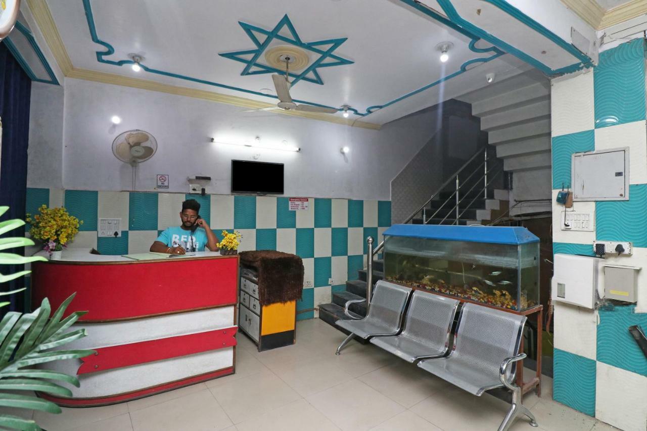 לקנאו Oyo 30288 Hotel Moon Palace מראה חיצוני תמונה