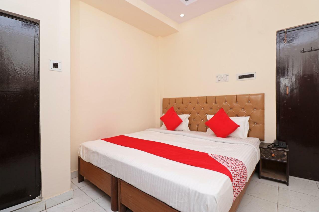 לקנאו Oyo 30288 Hotel Moon Palace מראה חיצוני תמונה