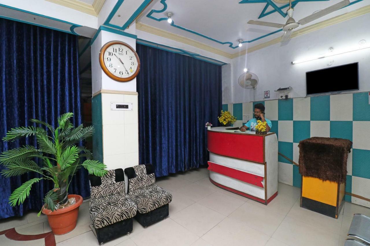 לקנאו Oyo 30288 Hotel Moon Palace מראה חיצוני תמונה