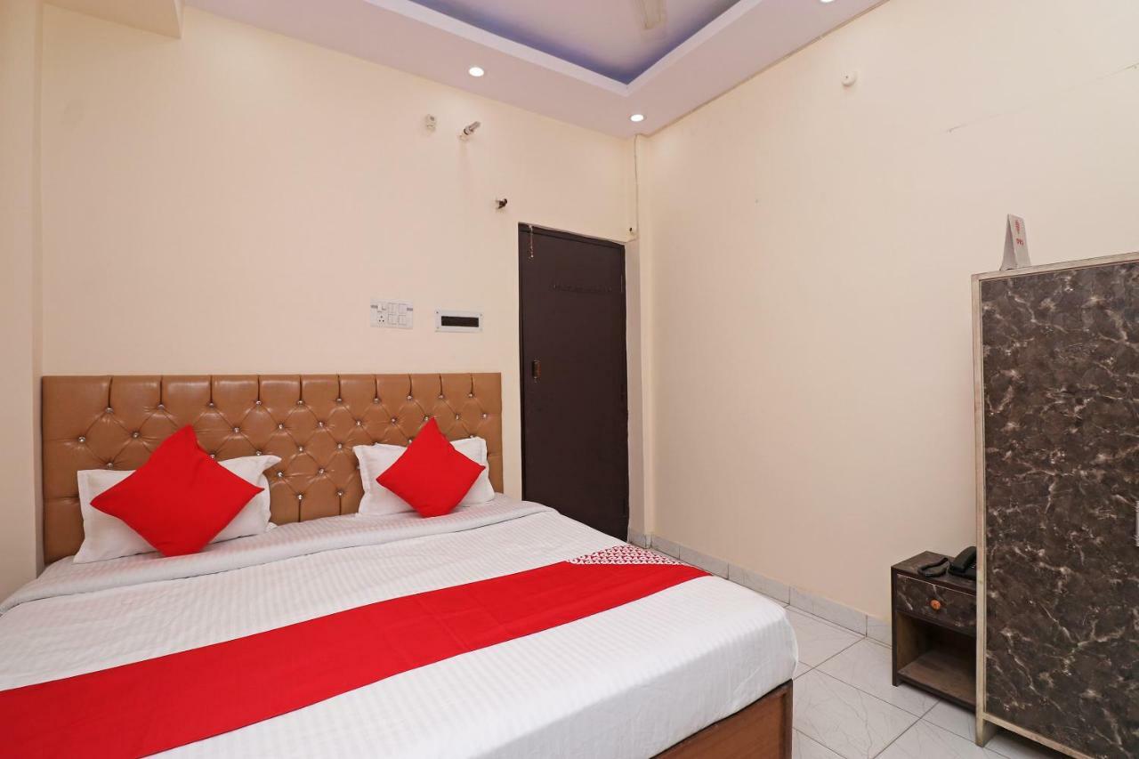 לקנאו Oyo 30288 Hotel Moon Palace מראה חיצוני תמונה