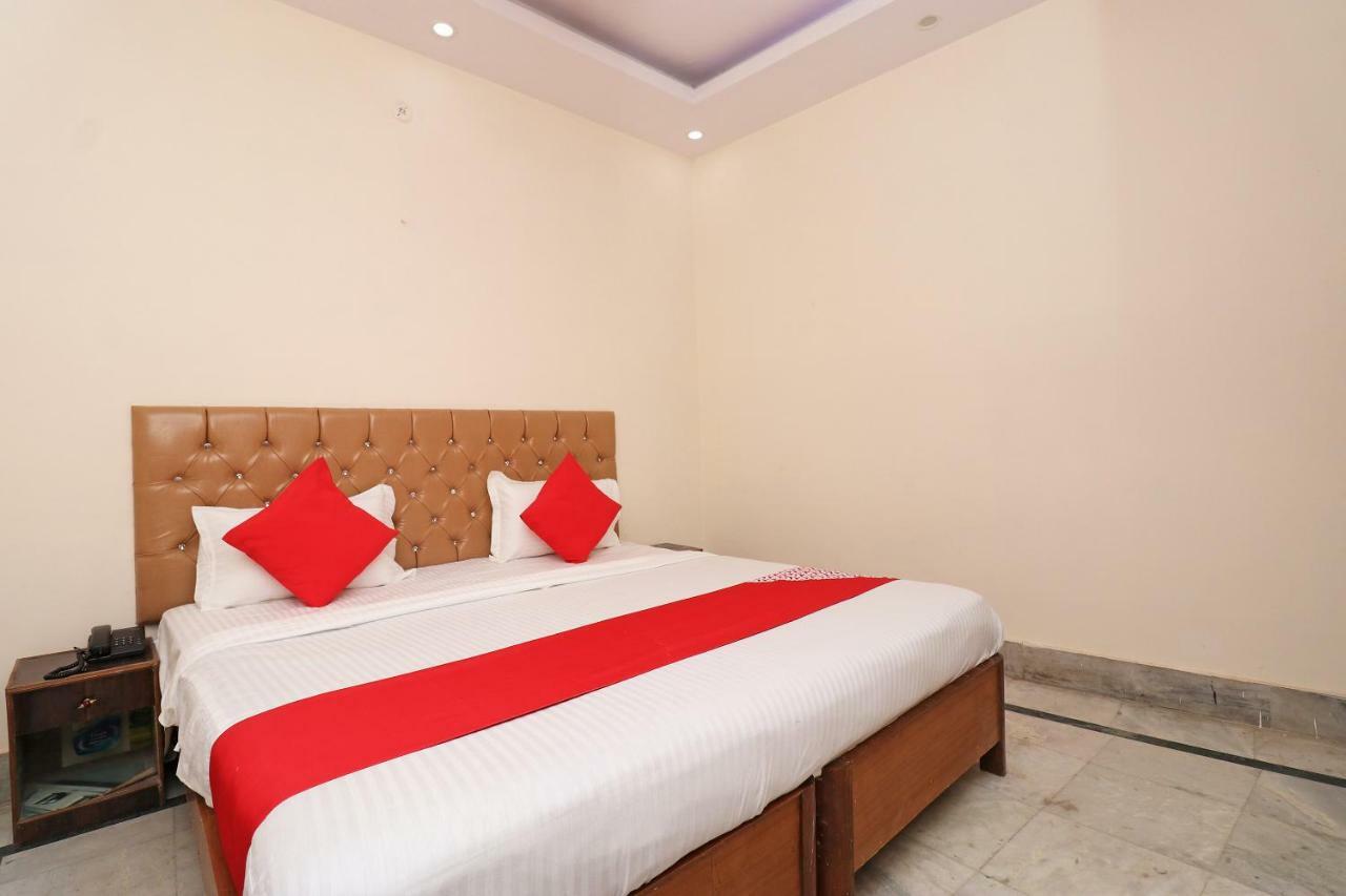 לקנאו Oyo 30288 Hotel Moon Palace מראה חיצוני תמונה
