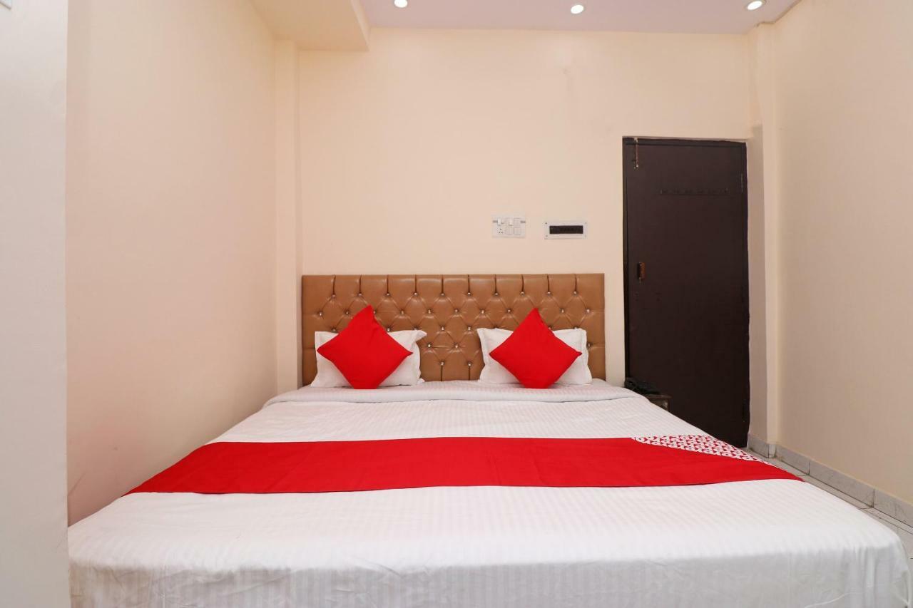 לקנאו Oyo 30288 Hotel Moon Palace מראה חיצוני תמונה